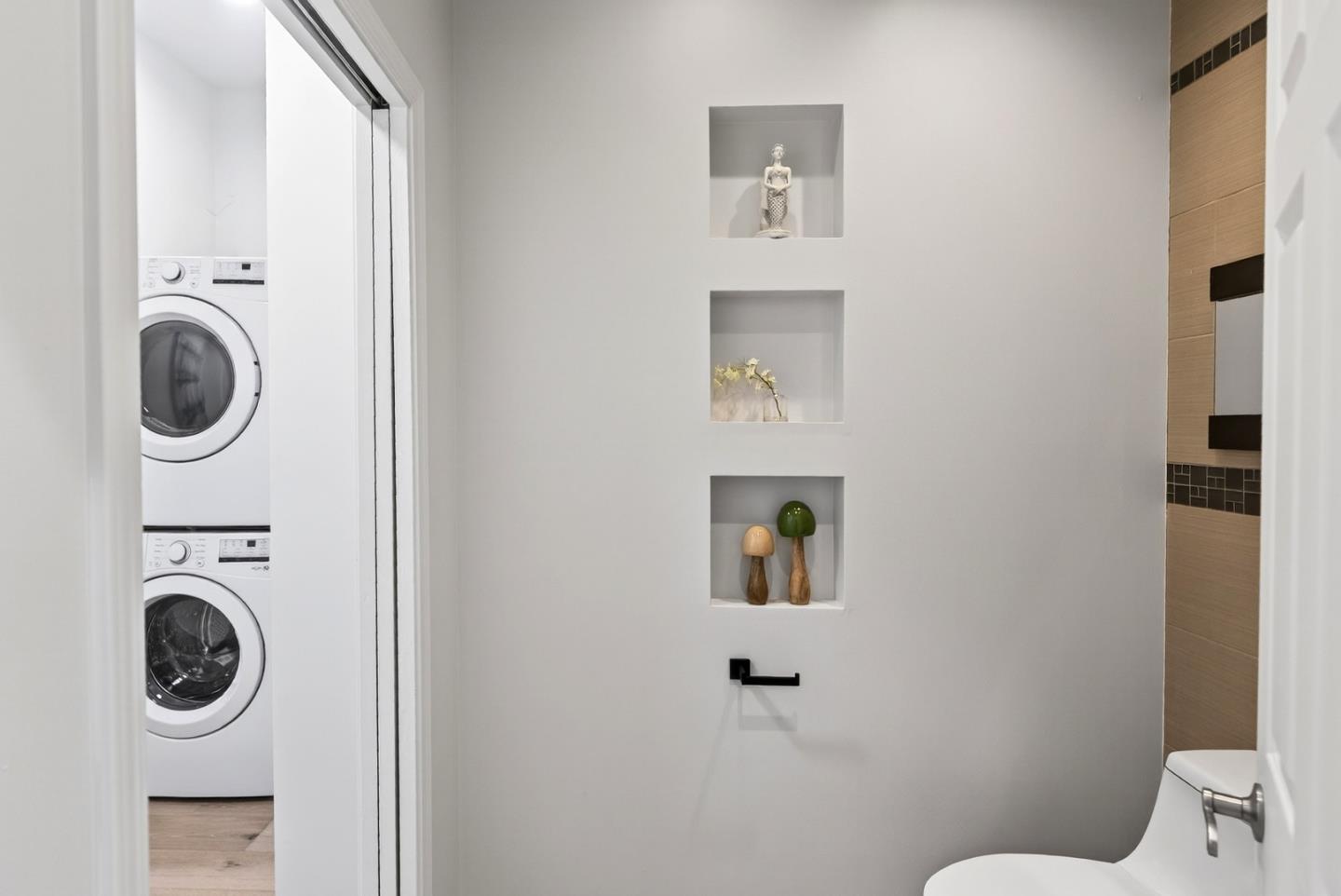 Detail Gallery Image 19 of 49 For 610 Dorset Way, Sunnyvale,  CA 94087 - 5 Beds | 3/1 Baths