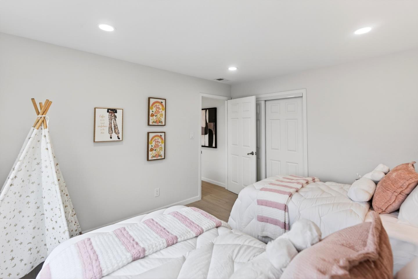 Detail Gallery Image 30 of 49 For 610 Dorset Way, Sunnyvale,  CA 94087 - 5 Beds | 3/1 Baths