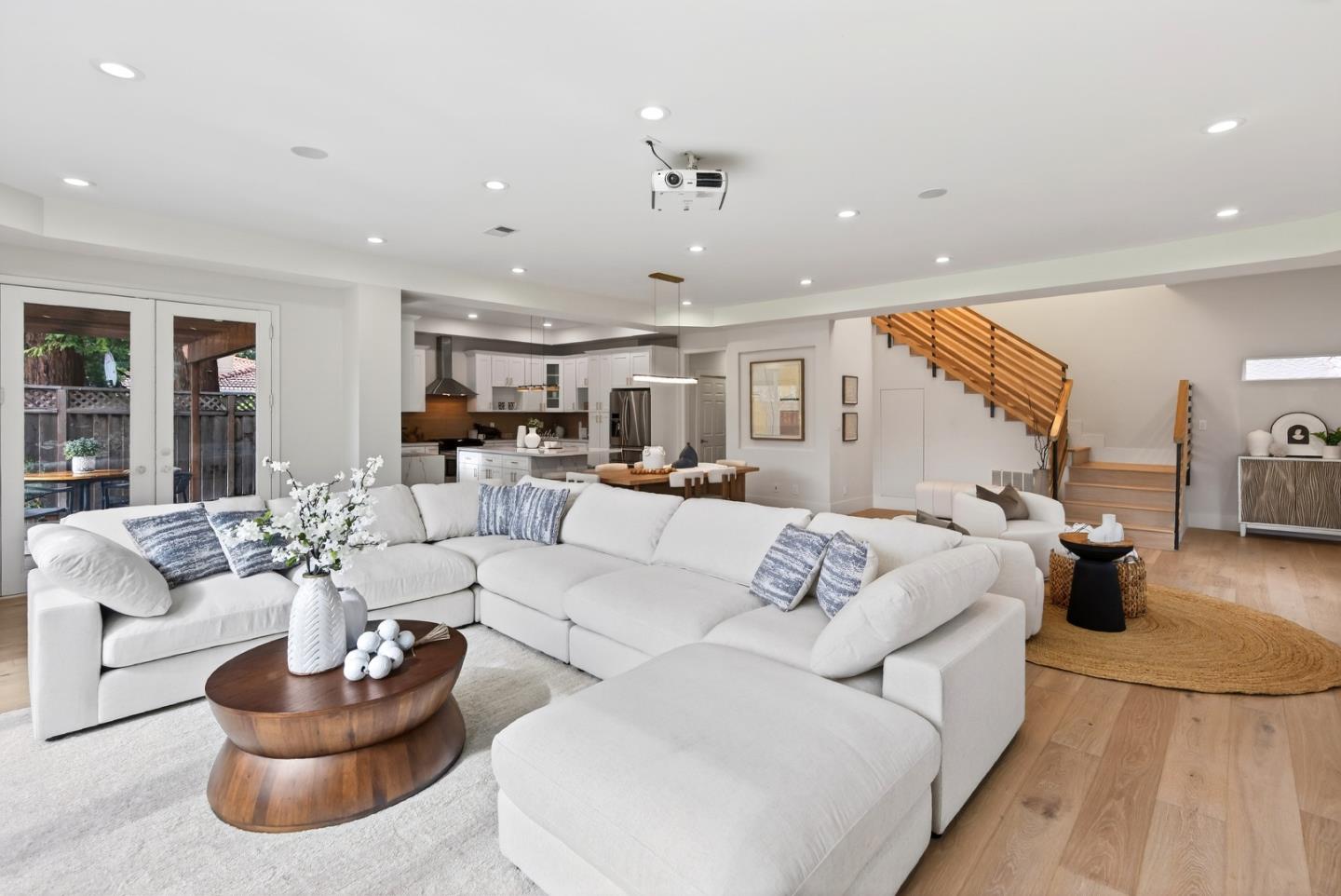 Detail Gallery Image 4 of 49 For 610 Dorset Way, Sunnyvale,  CA 94087 - 5 Beds | 3/1 Baths