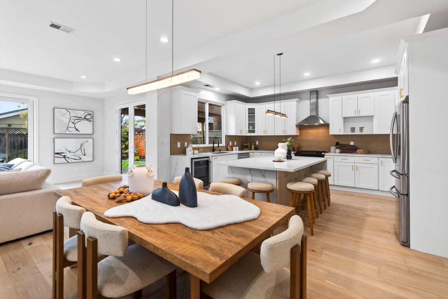 Detail Gallery Image 6 of 49 For 610 Dorset Way, Sunnyvale,  CA 94087 - 5 Beds | 3/1 Baths