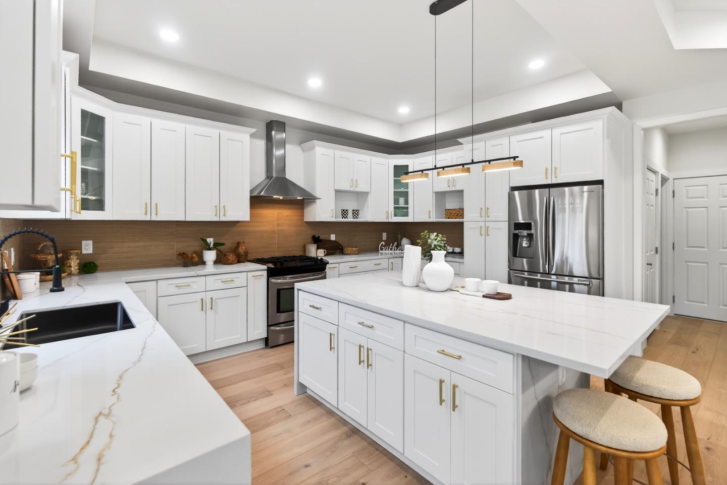 Detail Gallery Image 8 of 49 For 610 Dorset Way, Sunnyvale,  CA 94087 - 5 Beds | 3/1 Baths