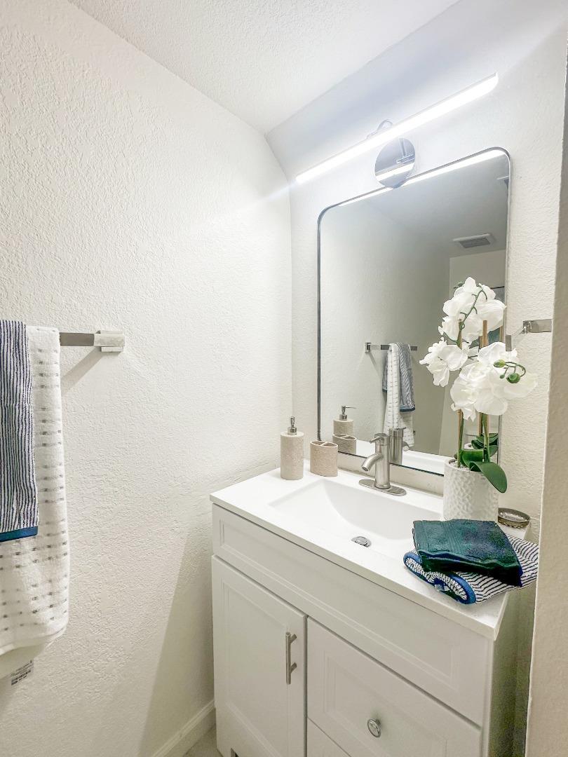 Detail Gallery Image 15 of 23 For 34744 Tuxedo Cmn, Fremont,  CA 94555 - 2 Beds | 1/1 Baths