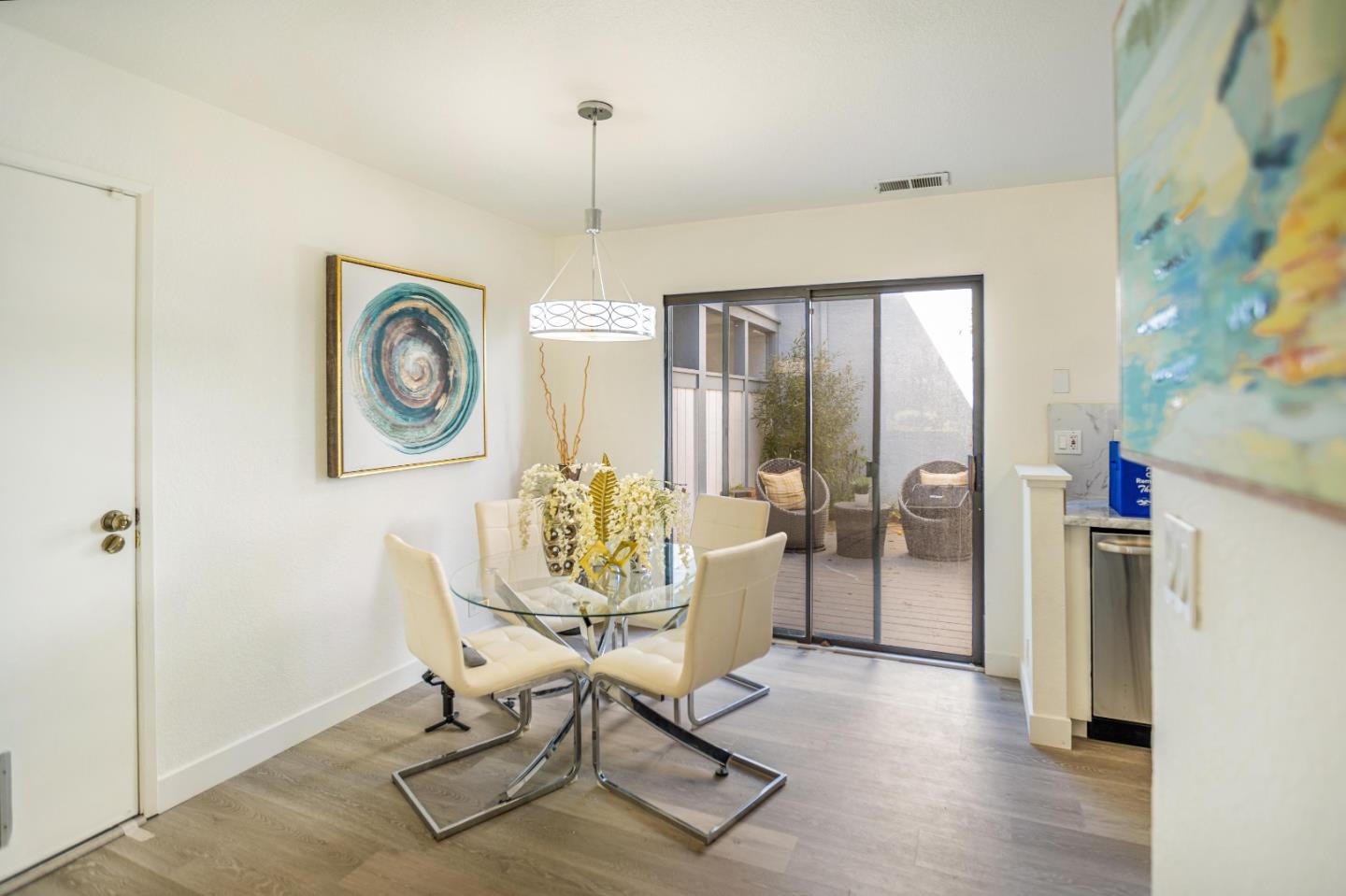 Detail Gallery Image 3 of 23 For 34744 Tuxedo Cmn, Fremont,  CA 94555 - 2 Beds | 1/1 Baths