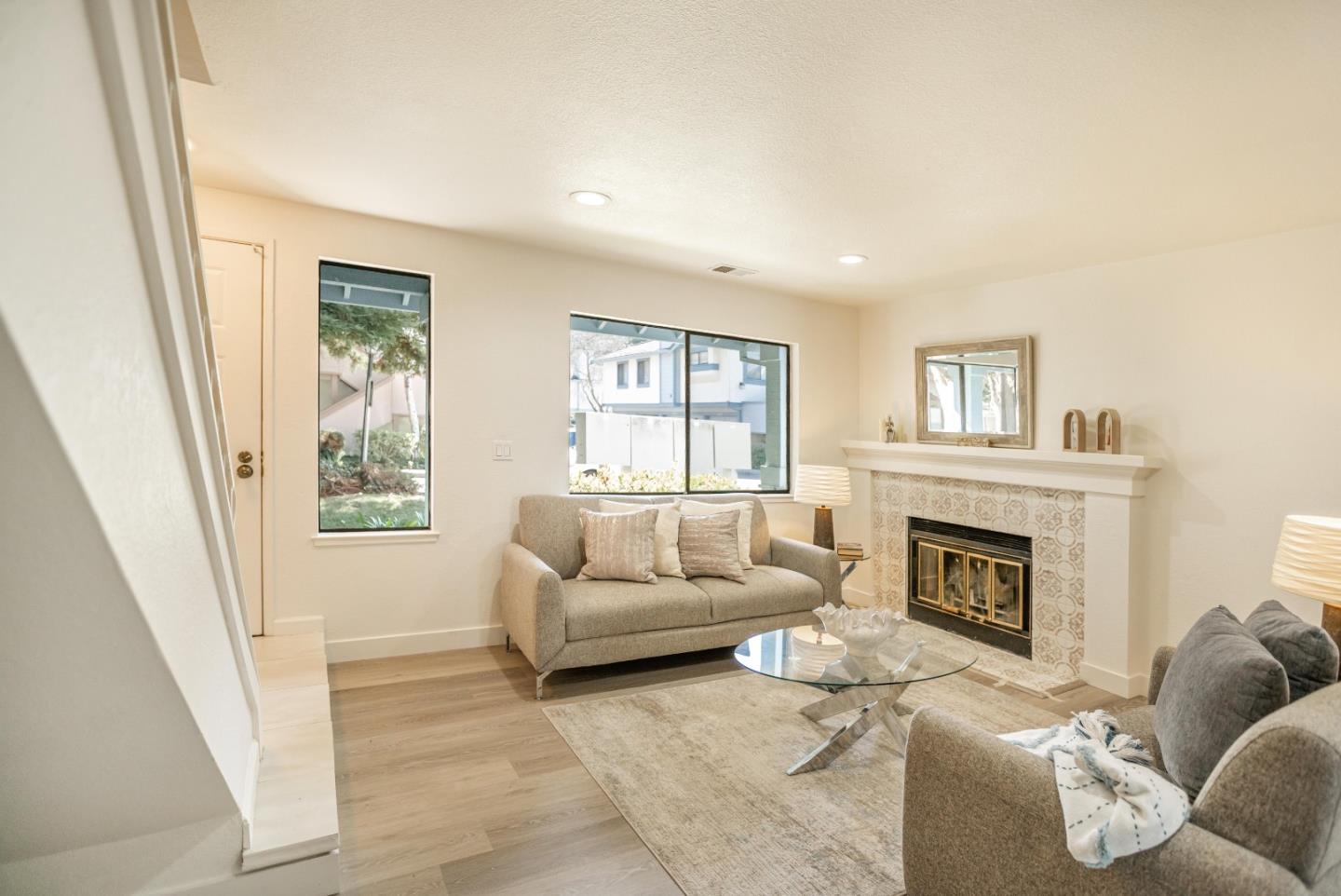 Detail Gallery Image 5 of 23 For 34744 Tuxedo Cmn, Fremont,  CA 94555 - 2 Beds | 1/1 Baths