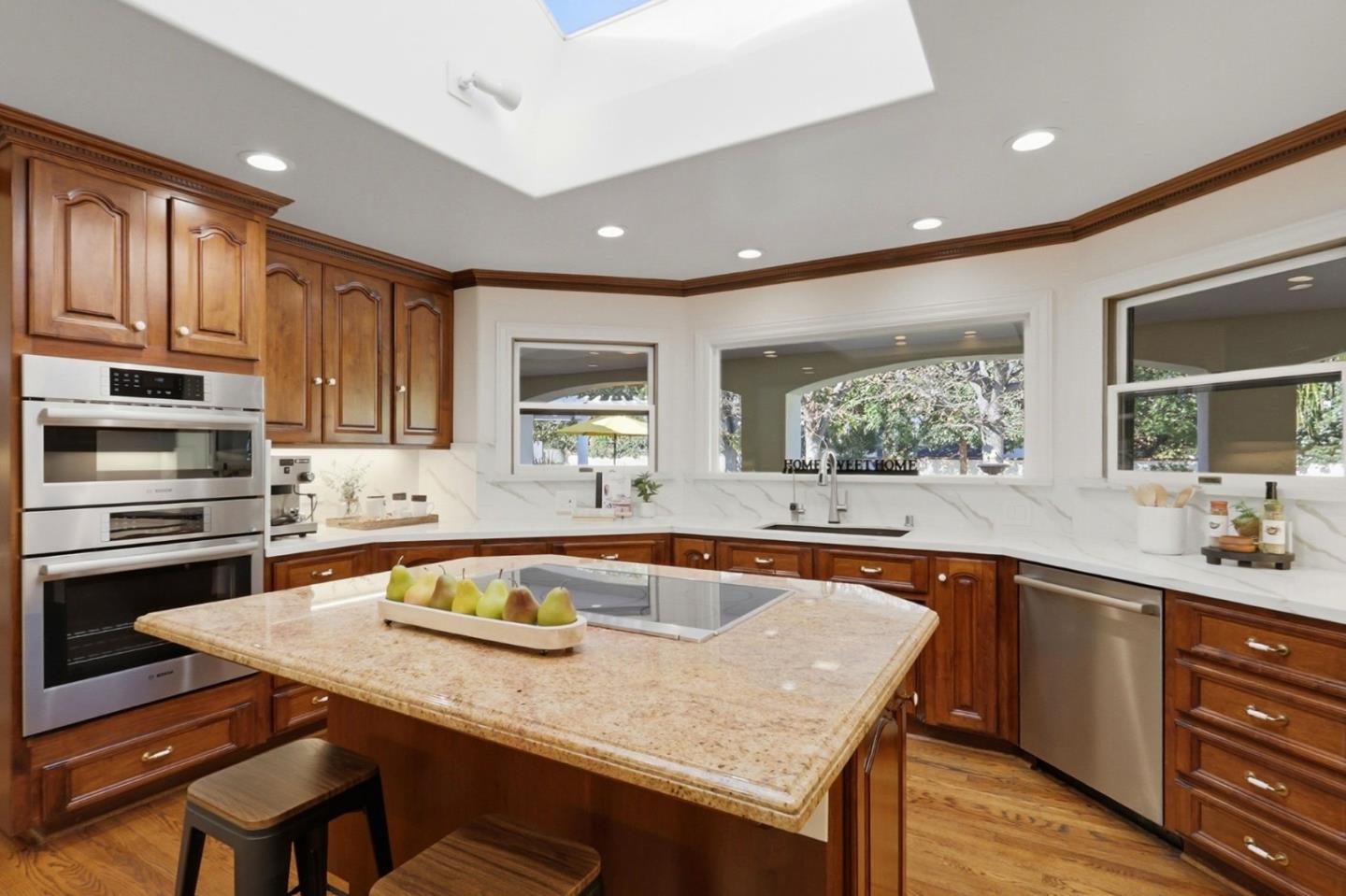 Detail Gallery Image 16 of 94 For 526 Saratoga Ave, Santa Clara,  CA 95050 - 4 Beds | 2/2 Baths