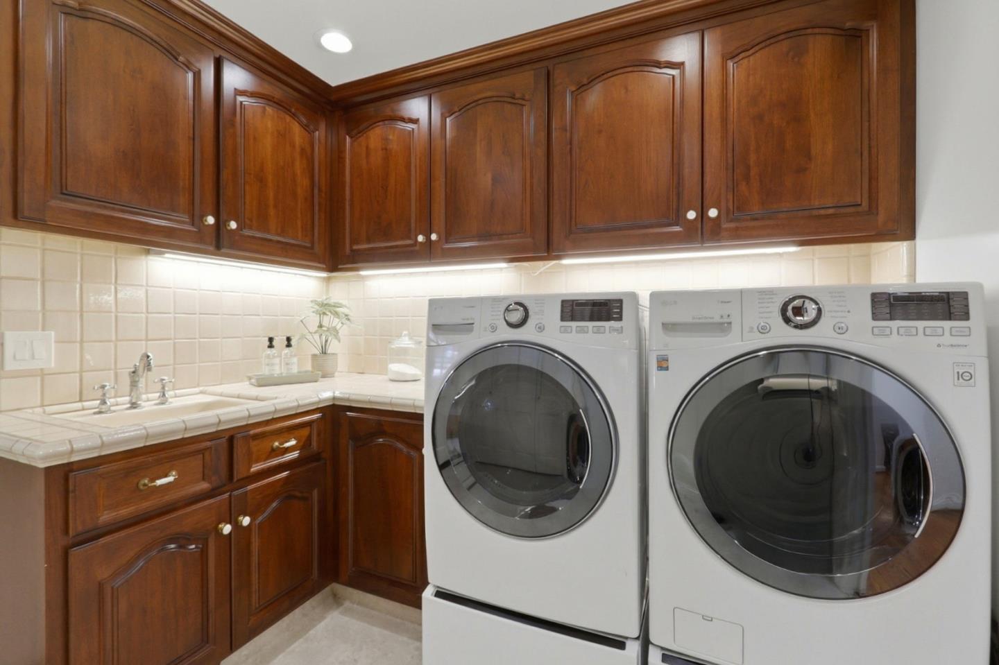 Detail Gallery Image 38 of 94 For 526 Saratoga Ave, Santa Clara,  CA 95050 - 4 Beds | 2/2 Baths