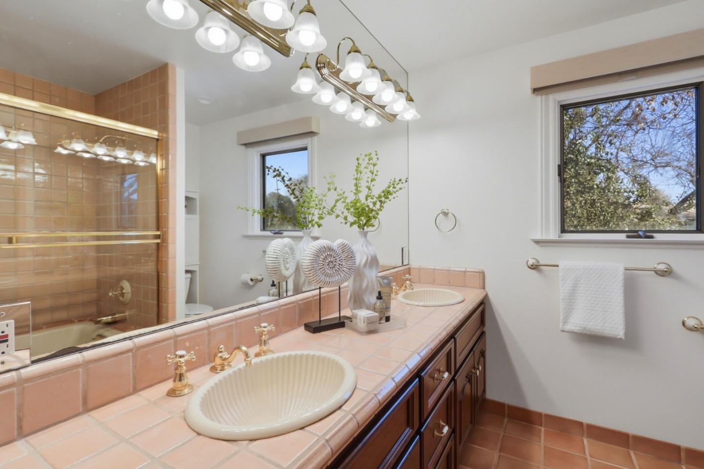 Detail Gallery Image 42 of 94 For 526 Saratoga Ave, Santa Clara,  CA 95050 - 4 Beds | 2/2 Baths