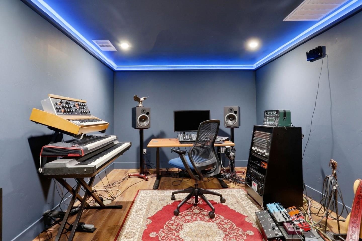 Detail Gallery Image 46 of 94 For 526 Saratoga Ave, Santa Clara,  CA 95050 - 4 Beds | 2/2 Baths