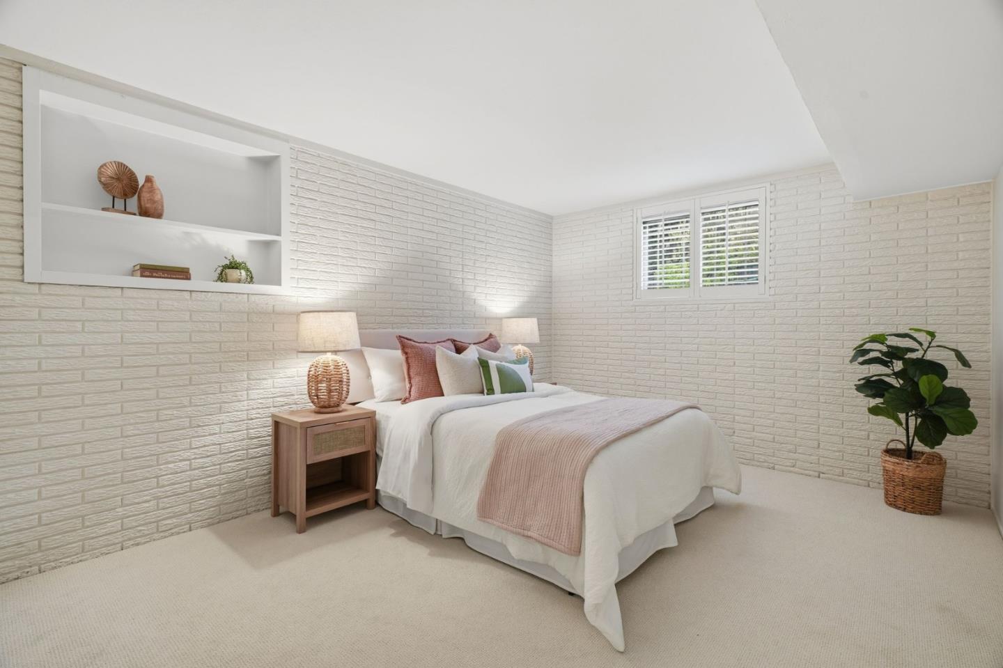 Detail Gallery Image 22 of 45 For 1554 Queenstown Ct, Sunnyvale,  CA 94087 - 4 Beds | 3/1 Baths