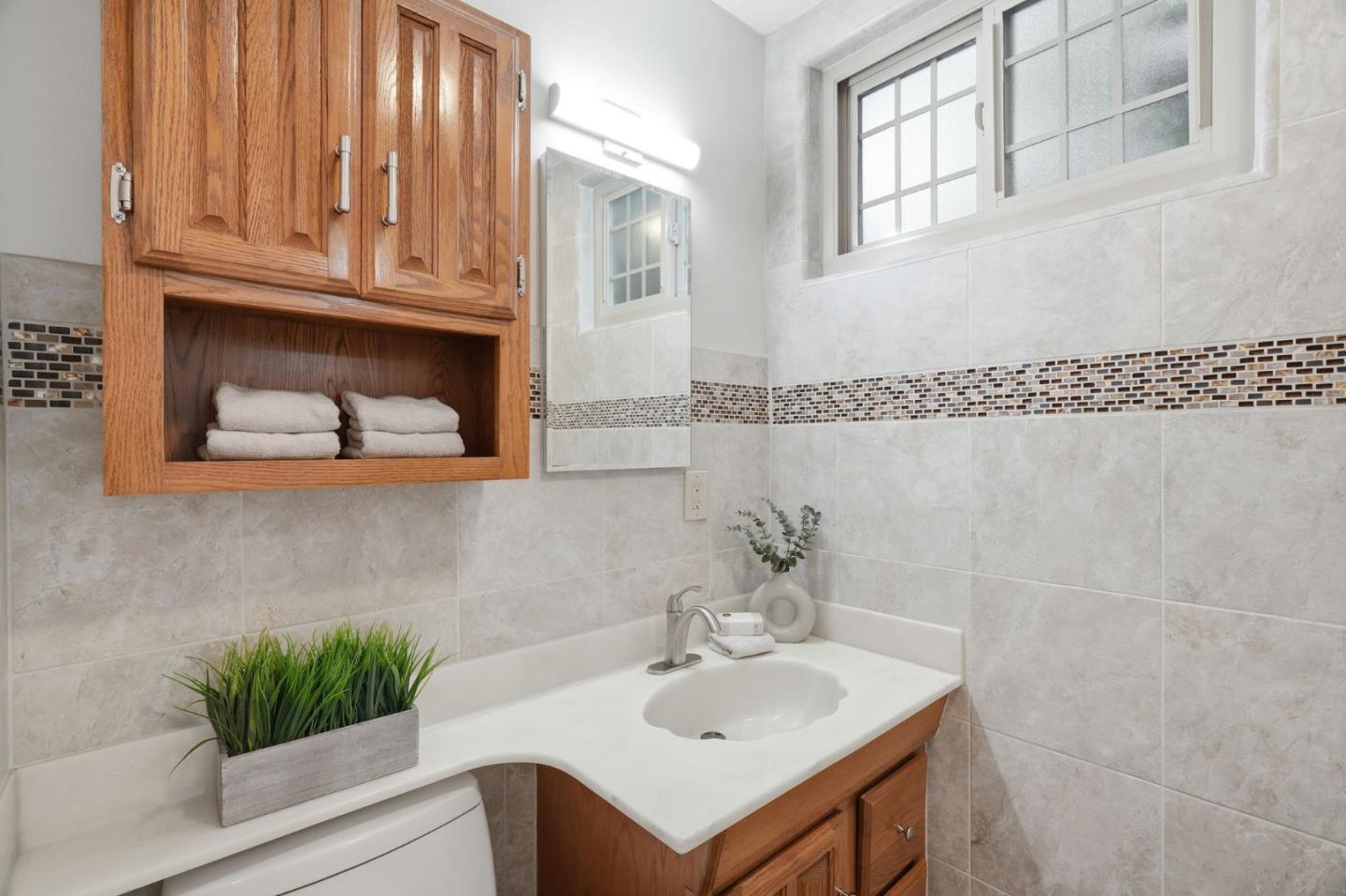 Detail Gallery Image 24 of 45 For 1554 Queenstown Ct, Sunnyvale,  CA 94087 - 4 Beds | 3/1 Baths