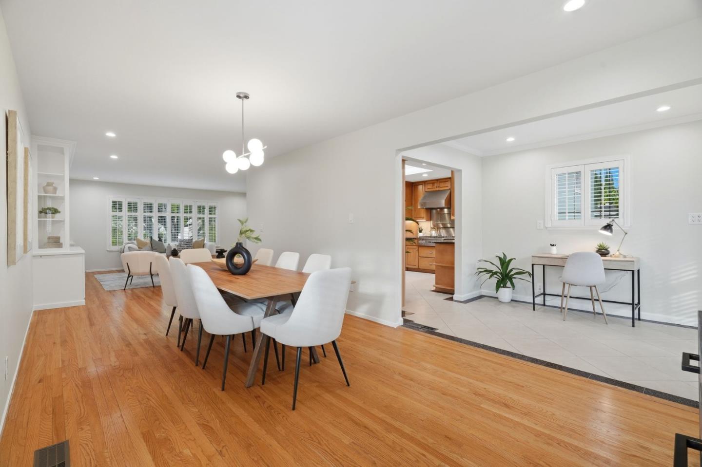 Detail Gallery Image 3 of 45 For 1554 Queenstown Ct, Sunnyvale,  CA 94087 - 4 Beds | 3/1 Baths