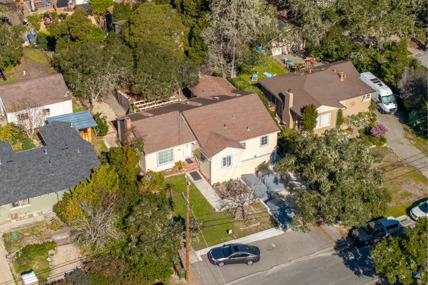 Detail Gallery Image 11 of 14 For 32 via Ventura, Monterey,  CA 93940 - 5 Beds | 3/1 Baths