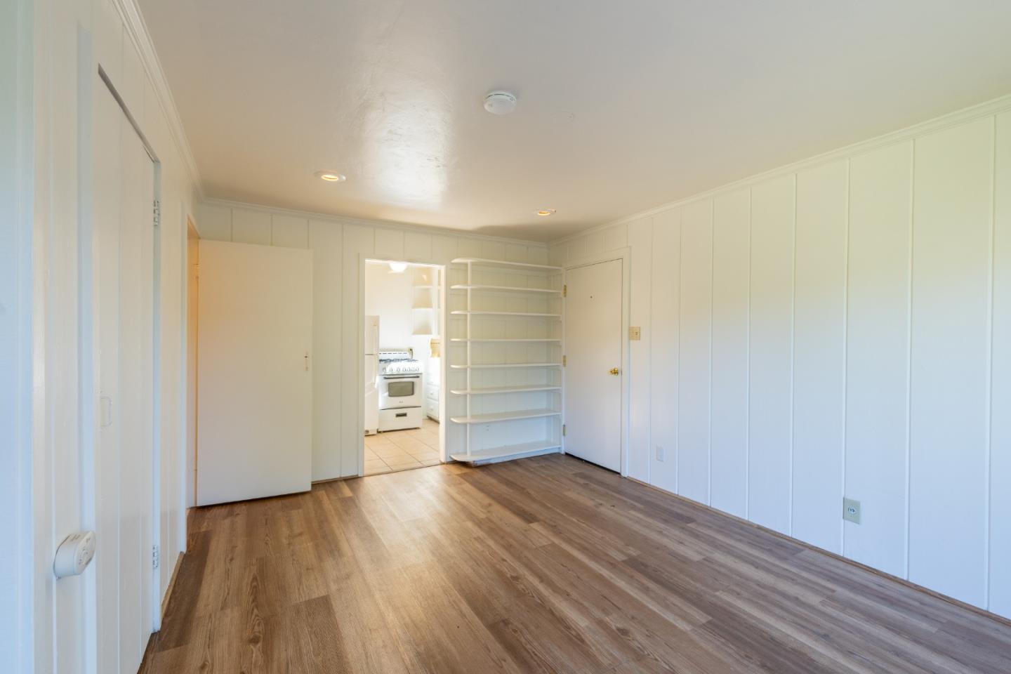 Detail Gallery Image 5 of 14 For 32 via Ventura, Monterey,  CA 93940 - 5 Beds | 3/1 Baths