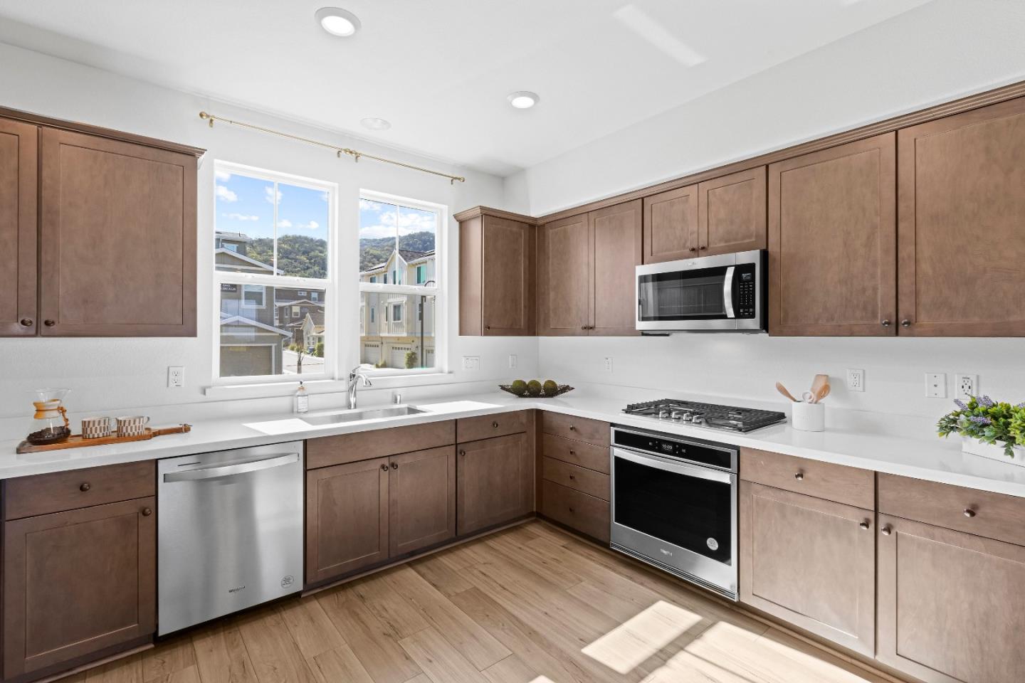 Detail Gallery Image 22 of 56 For 1387 Ores Way, Gilroy,  CA 95020 - 3 Beds | 2/2 Baths