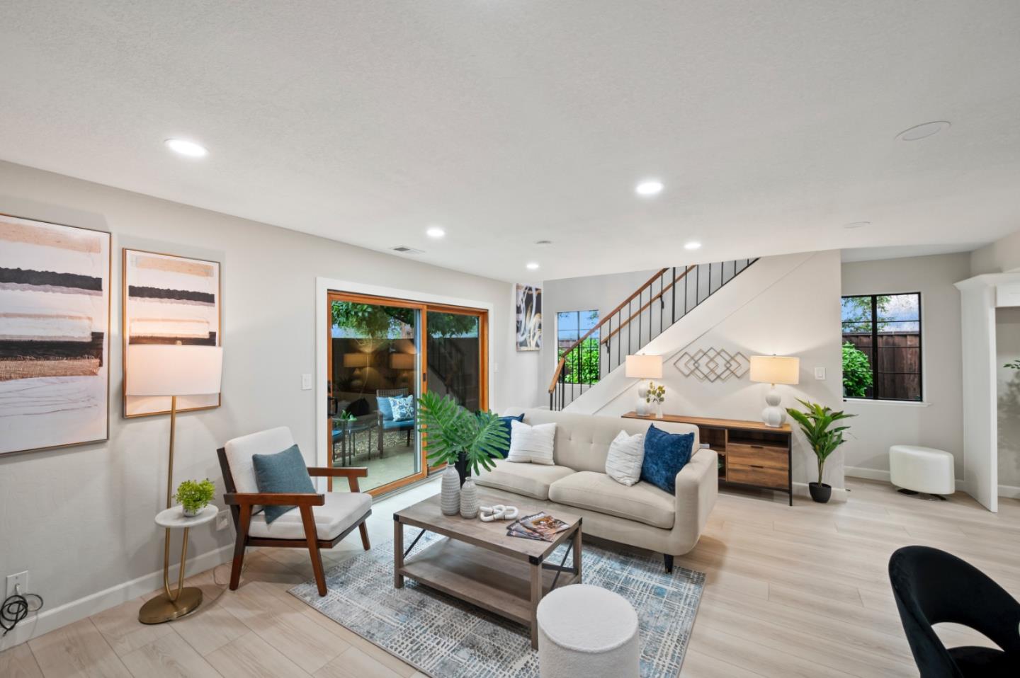 Detail Gallery Image 3 of 23 For 1203 Hollenbeck Ave, Sunnyvale,  CA 94087 - 2 Beds | 2/1 Baths