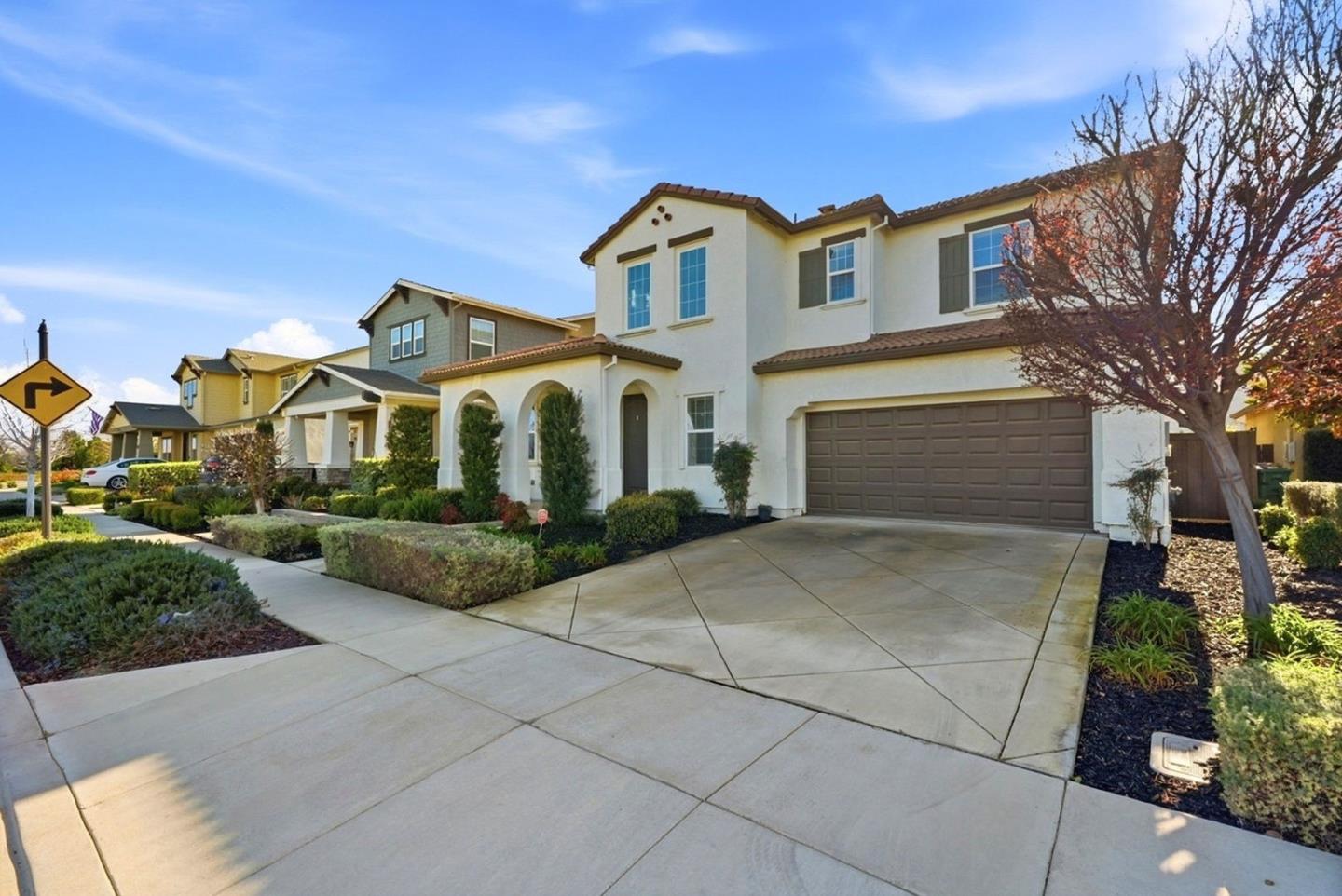 Detail Gallery Image 2 of 33 For 4723 Avalon Street, Tracy,  CA 95377 - 4 Beds | 3 Baths