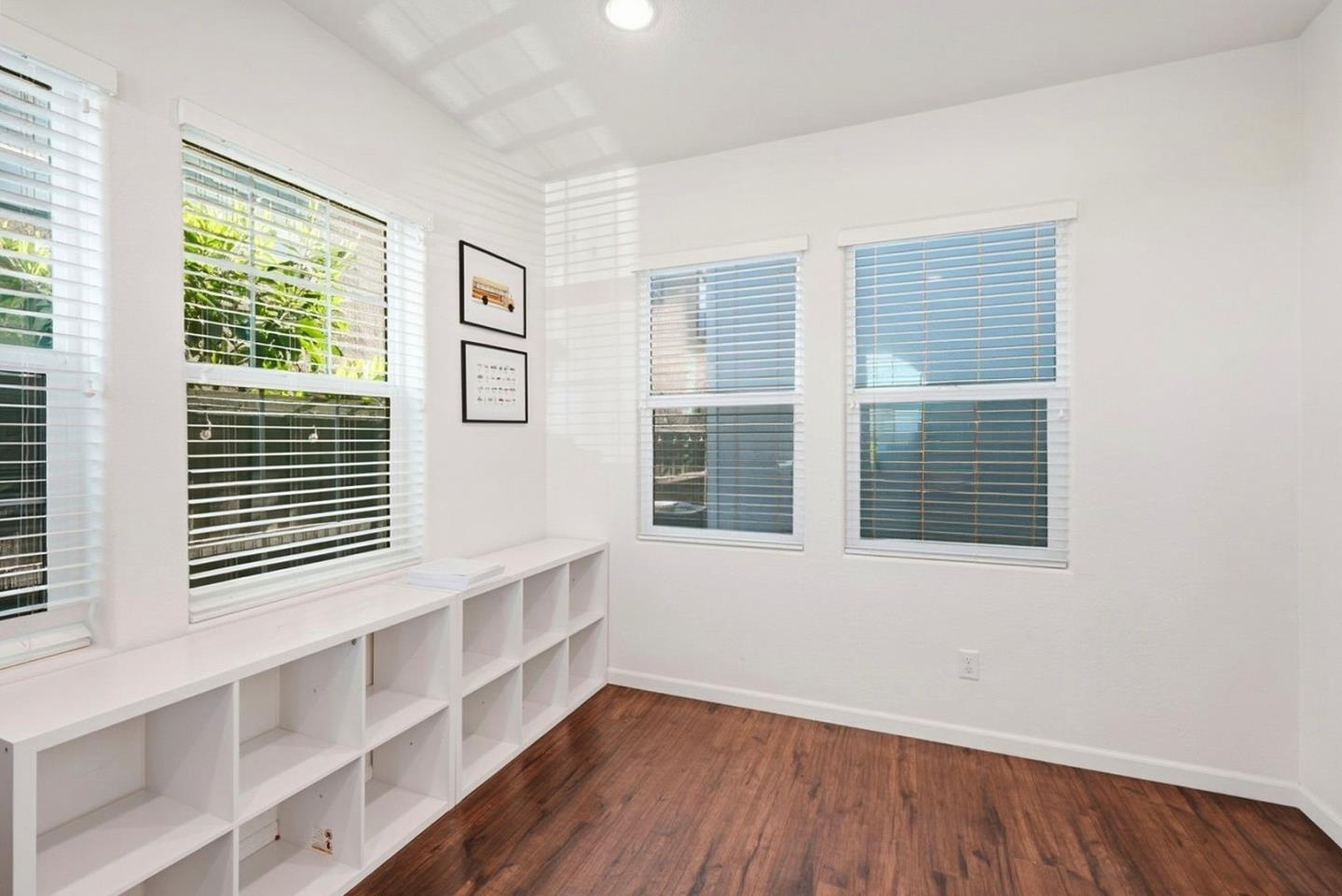 Detail Gallery Image 4 of 33 For 4723 Avalon Street, Tracy,  CA 95377 - 4 Beds | 3 Baths