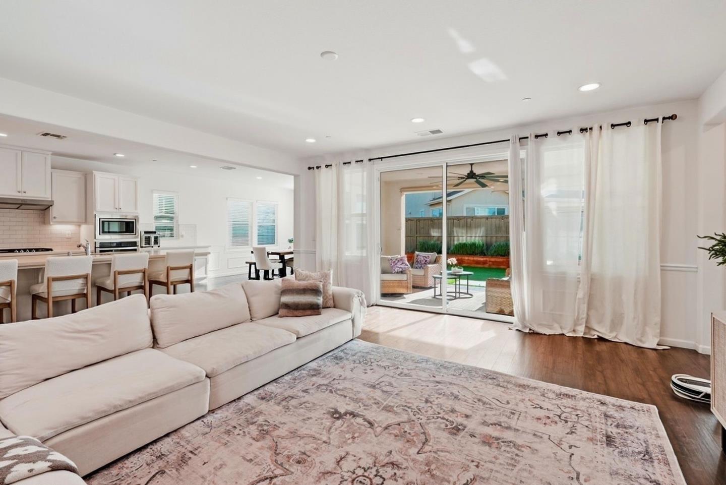 Detail Gallery Image 6 of 33 For 4723 Avalon Street, Tracy,  CA 95377 - 4 Beds | 3 Baths