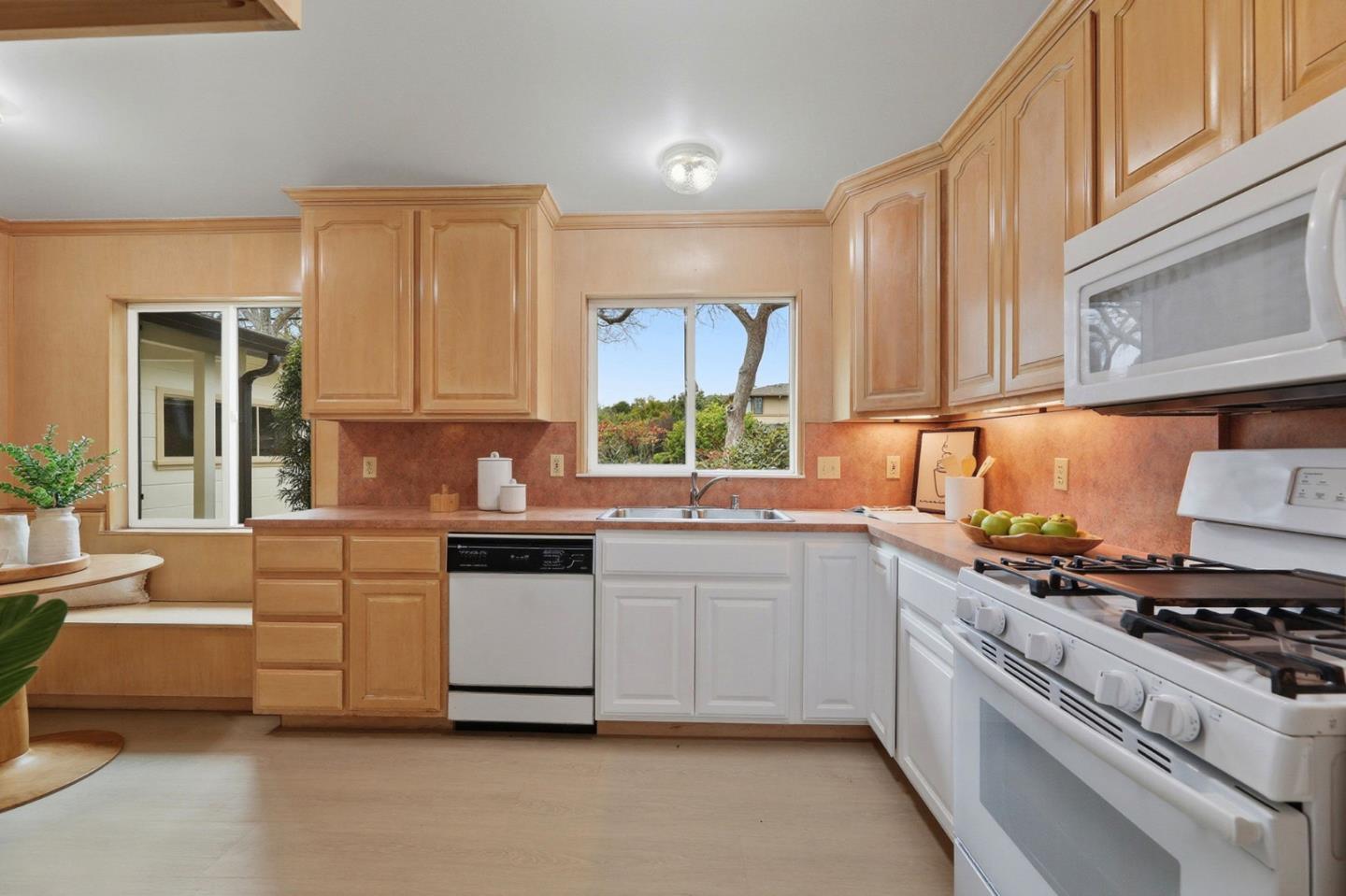 Detail Gallery Image 17 of 40 For 4287 Wilkie Way, Palo Alto,  CA 94306 - 3 Beds | 2 Baths