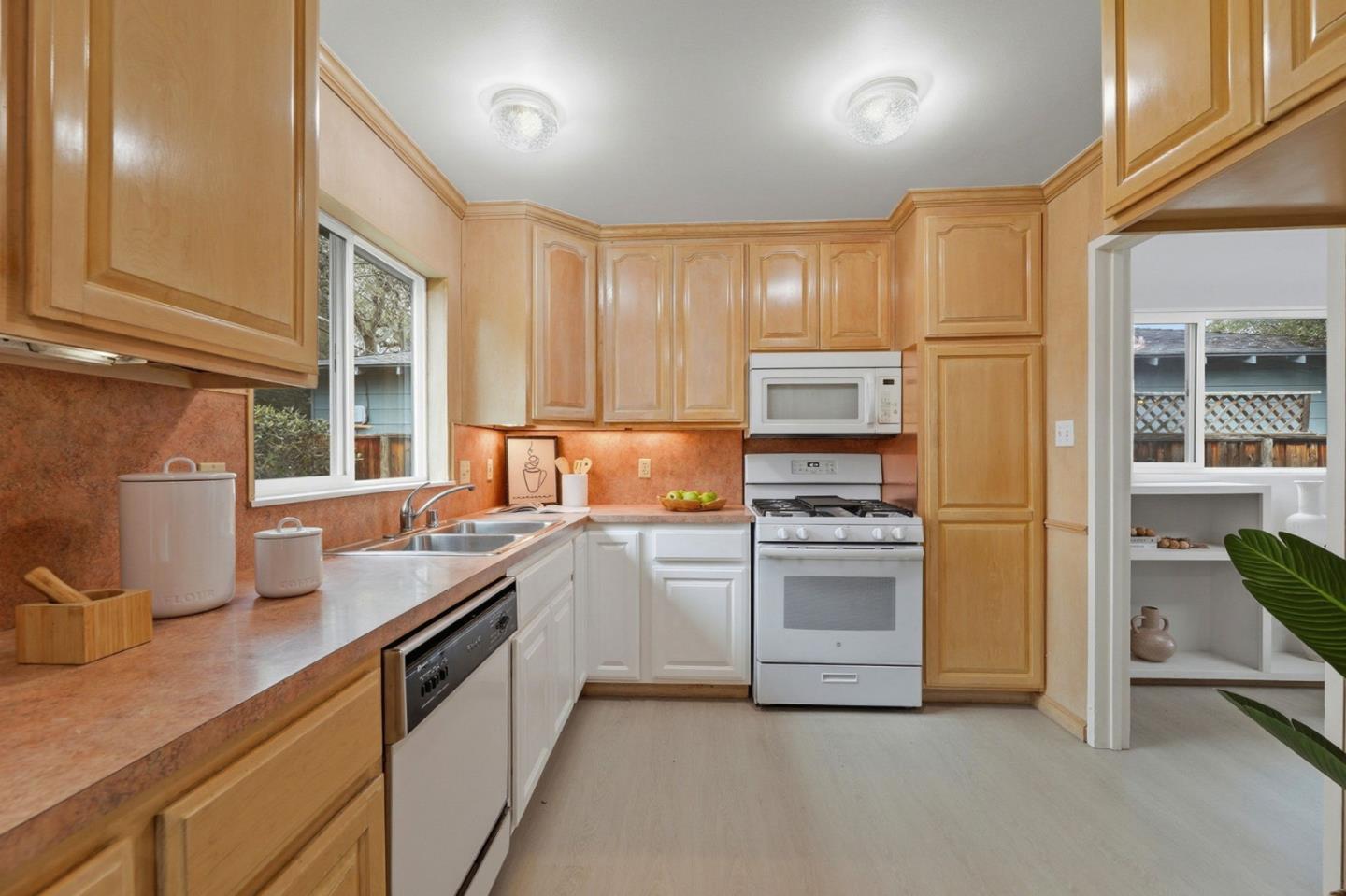 Detail Gallery Image 18 of 40 For 4287 Wilkie Way, Palo Alto,  CA 94306 - 3 Beds | 2 Baths