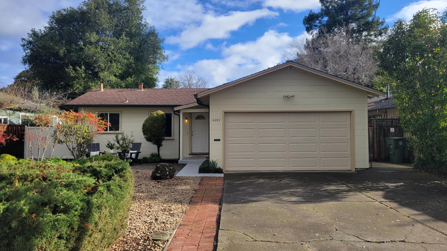 Detail Gallery Image 2 of 3 For 4287 Wilkie Way, Palo Alto,  CA 94306 - 3 Beds | 2 Baths