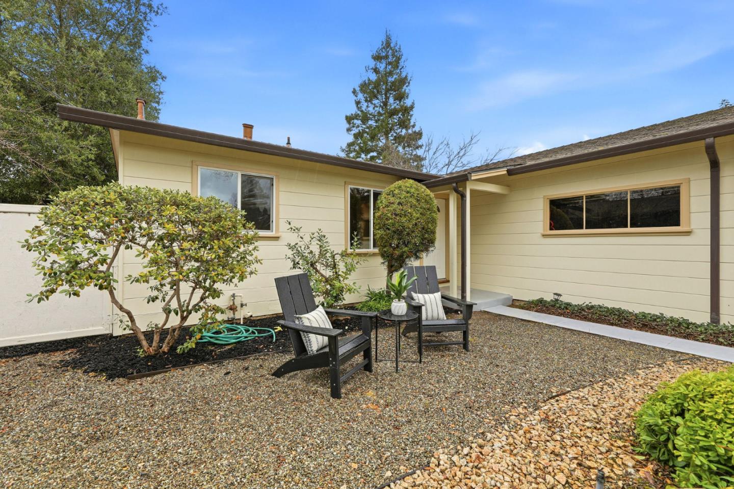 Detail Gallery Image 7 of 40 For 4287 Wilkie Way, Palo Alto,  CA 94306 - 3 Beds | 2 Baths