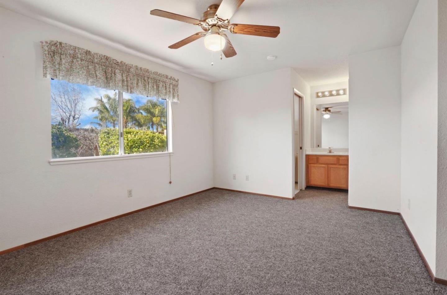 Detail Gallery Image 2 of 7 For 209 Goldrun Dr, Modesto,  CA 95354 - 3 Beds | 2 Baths