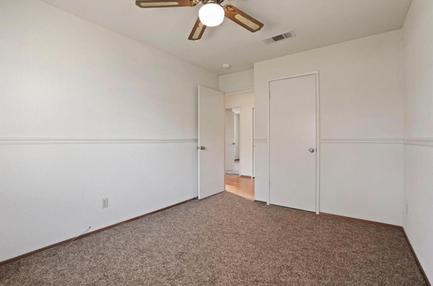 Detail Gallery Image 4 of 7 For 209 Goldrun Dr, Modesto,  CA 95354 - 3 Beds | 2 Baths