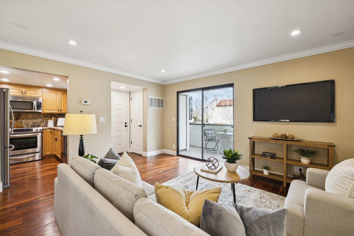 Detail Gallery Image 6 of 37 For 712 San Conrado Ter #4,  Sunnyvale,  CA 94085 - 2 Beds | 2 Baths