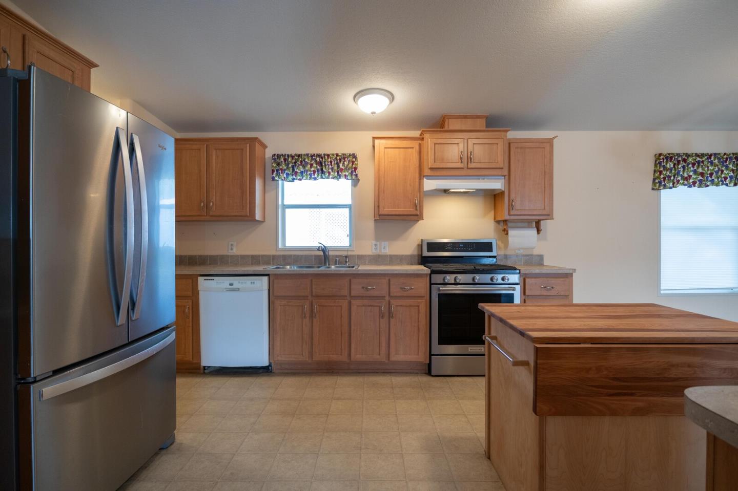 Detail Gallery Image 12 of 52 For 275 Burnett Ave #156,  Morgan Hill,  CA 95037 - 3 Beds | 2 Baths