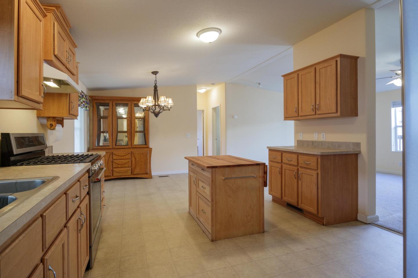 Detail Gallery Image 13 of 52 For 275 Burnett Ave #156,  Morgan Hill,  CA 95037 - 3 Beds | 2 Baths