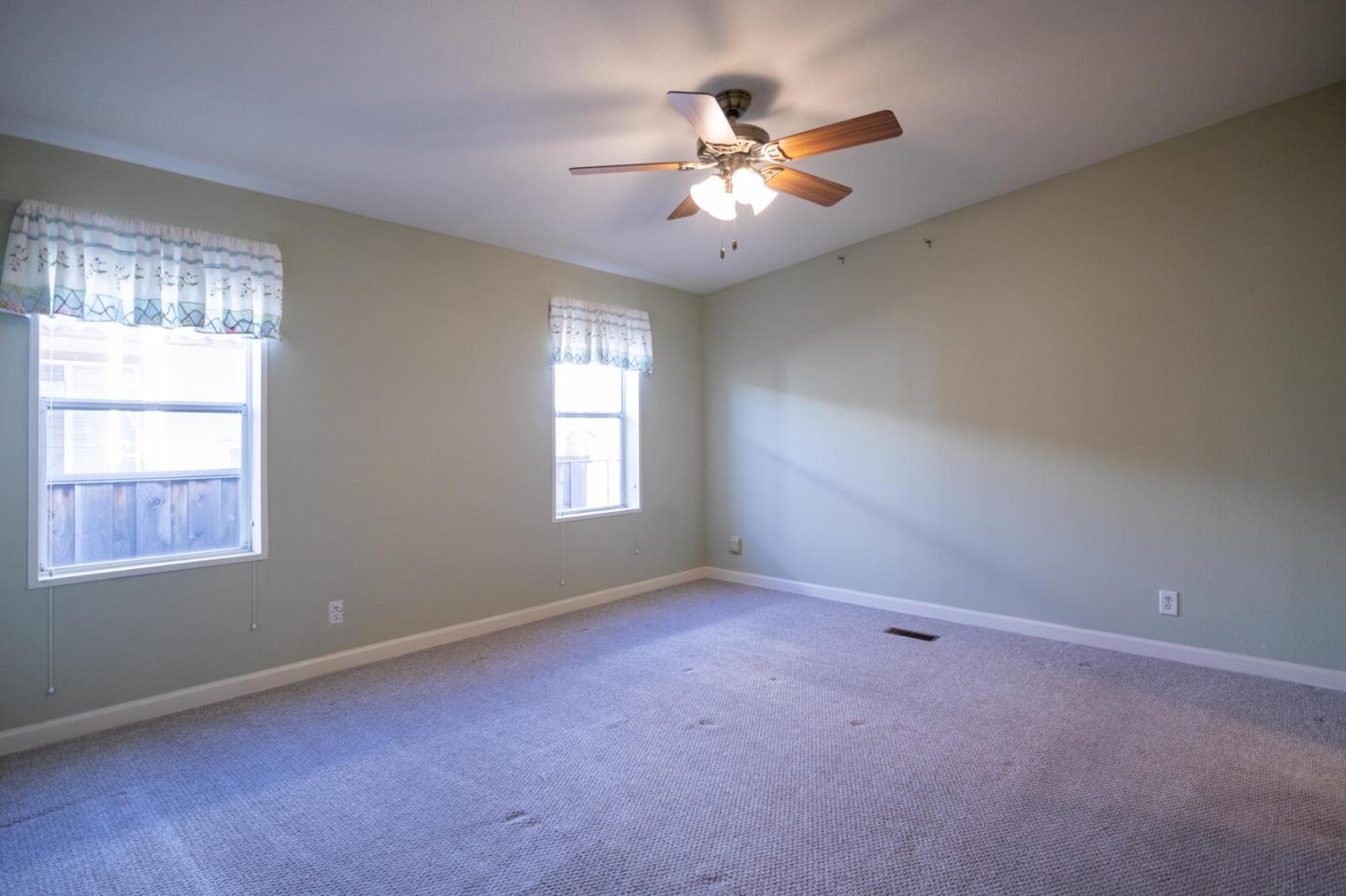 Detail Gallery Image 17 of 52 For 275 Burnett Ave #156,  Morgan Hill,  CA 95037 - 3 Beds | 2 Baths