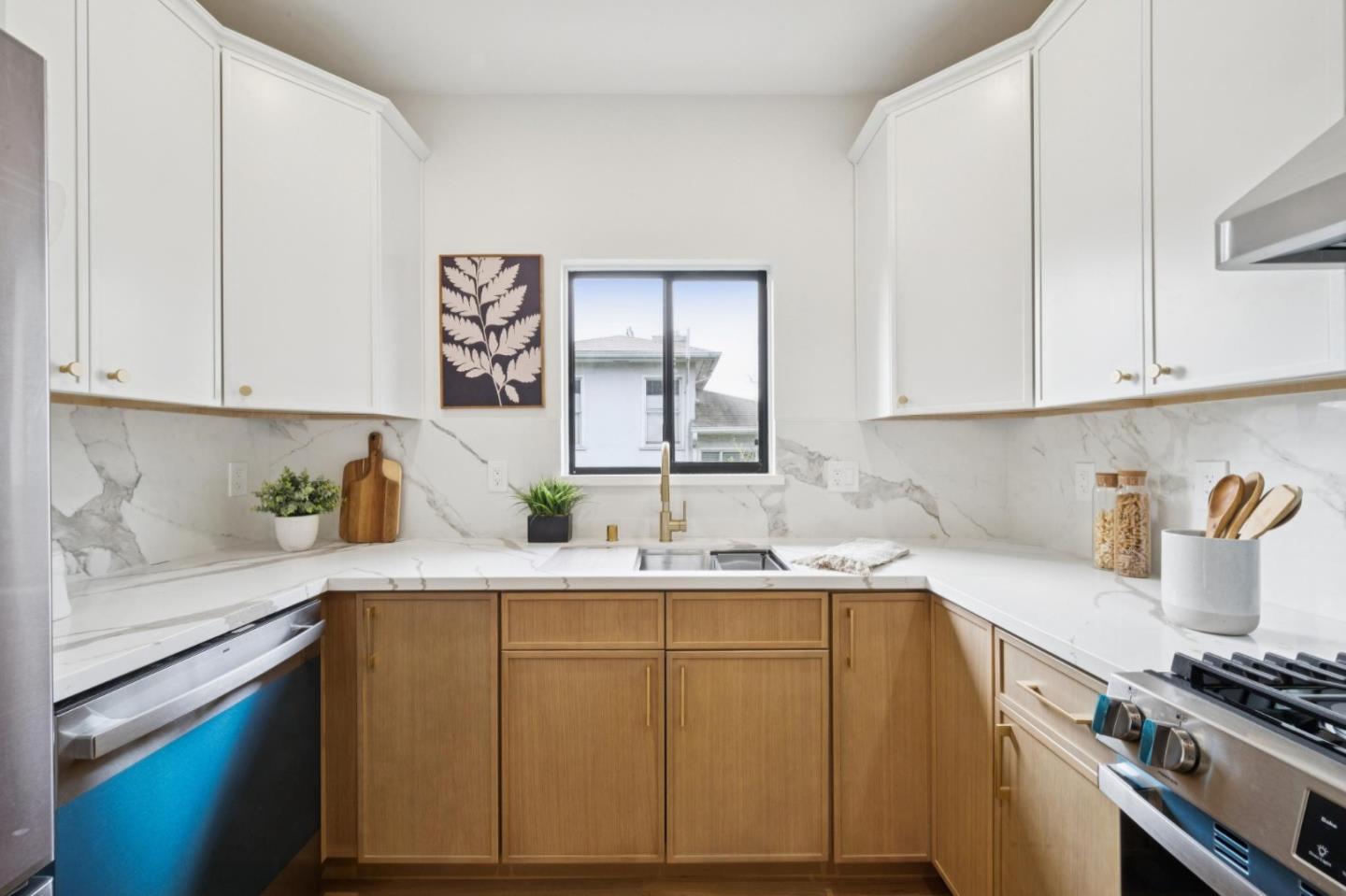 Detail Gallery Image 13 of 40 For 3714 Magee Ave, Oakland,  CA 94619 - 3 Beds | 2 Baths