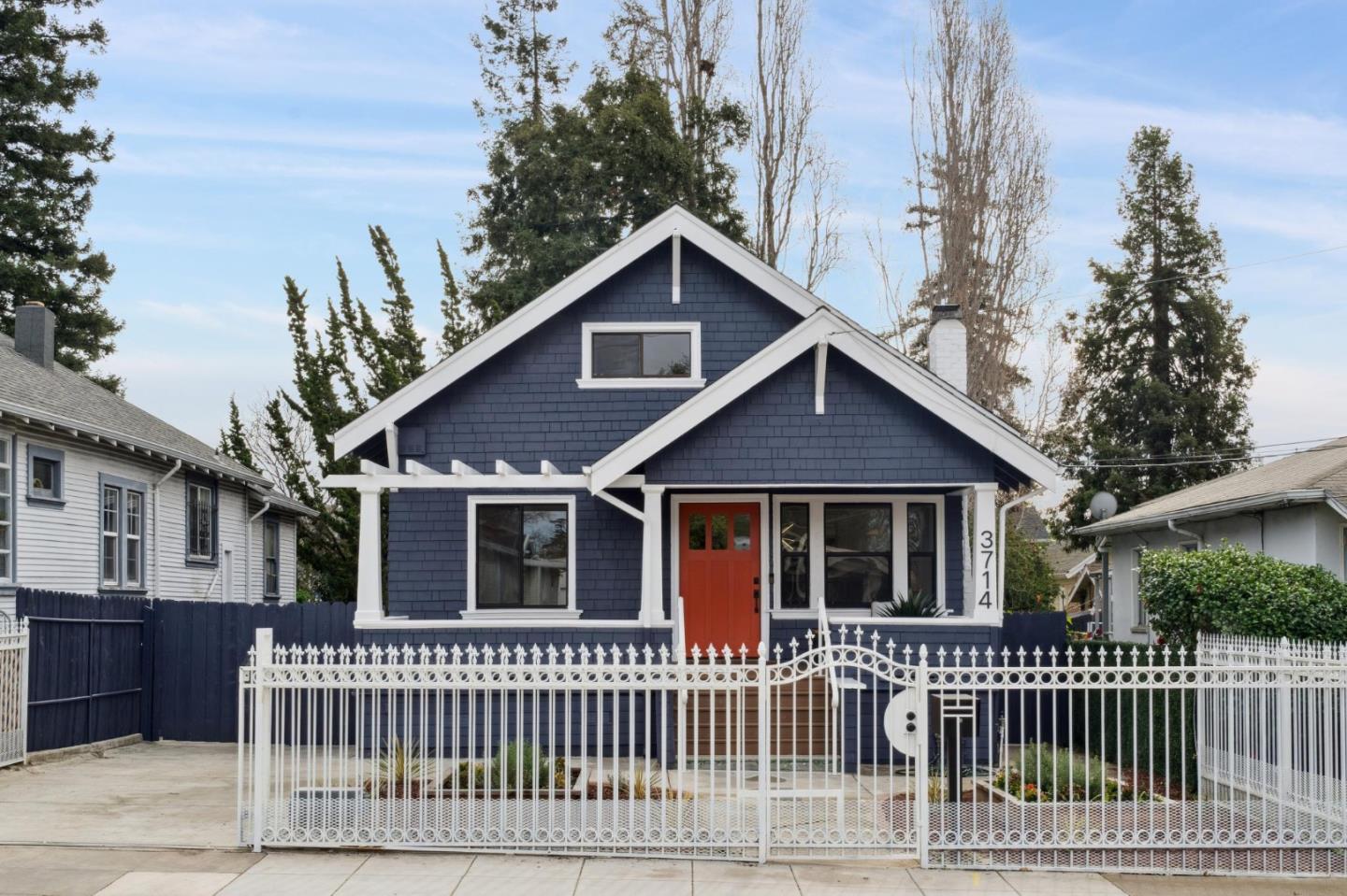 Detail Gallery Image 2 of 40 For 3714 Magee Ave, Oakland,  CA 94619 - 3 Beds | 2 Baths