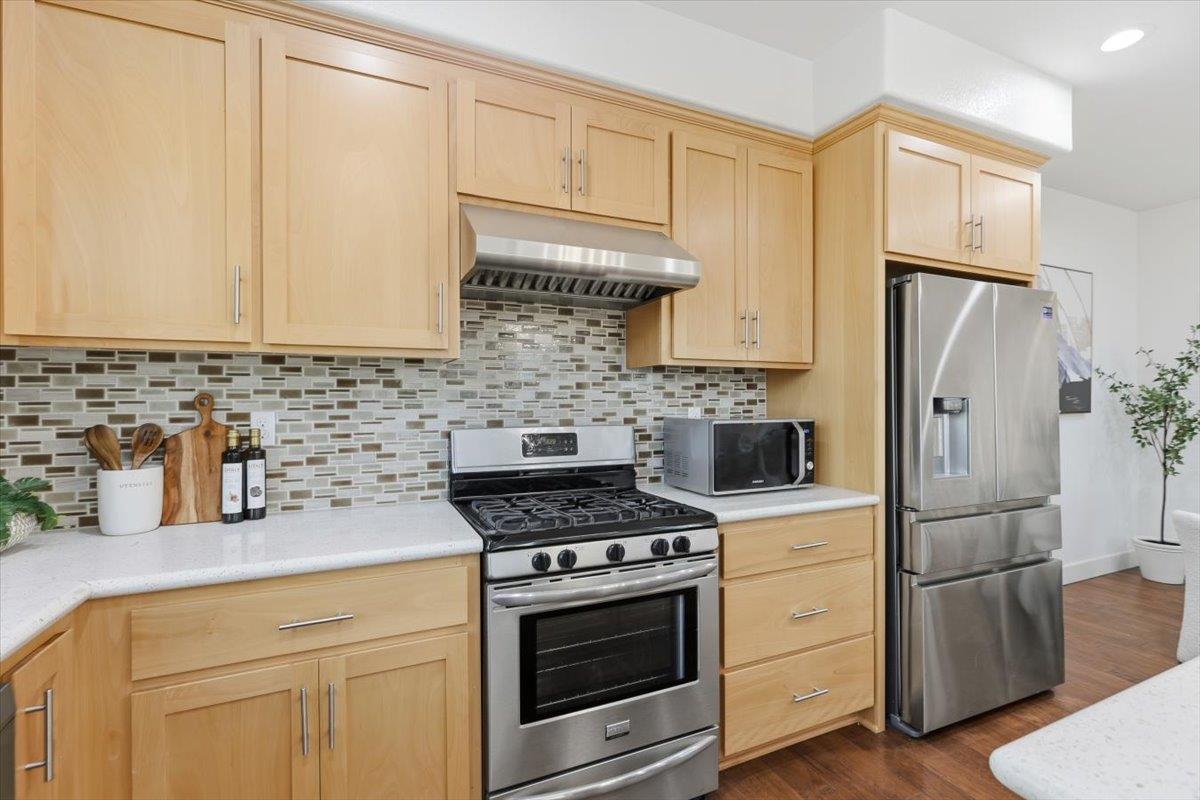 Detail Gallery Image 24 of 45 For 125 Maidenhair Ter, Sunnyvale,  CA 94086 - 3 Beds | 3/1 Baths