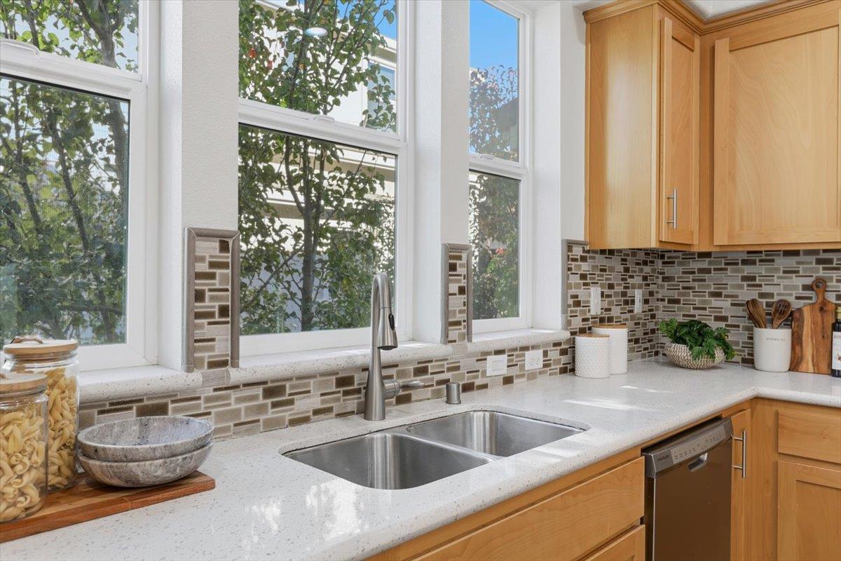 Detail Gallery Image 26 of 45 For 125 Maidenhair Ter, Sunnyvale,  CA 94086 - 3 Beds | 3/1 Baths