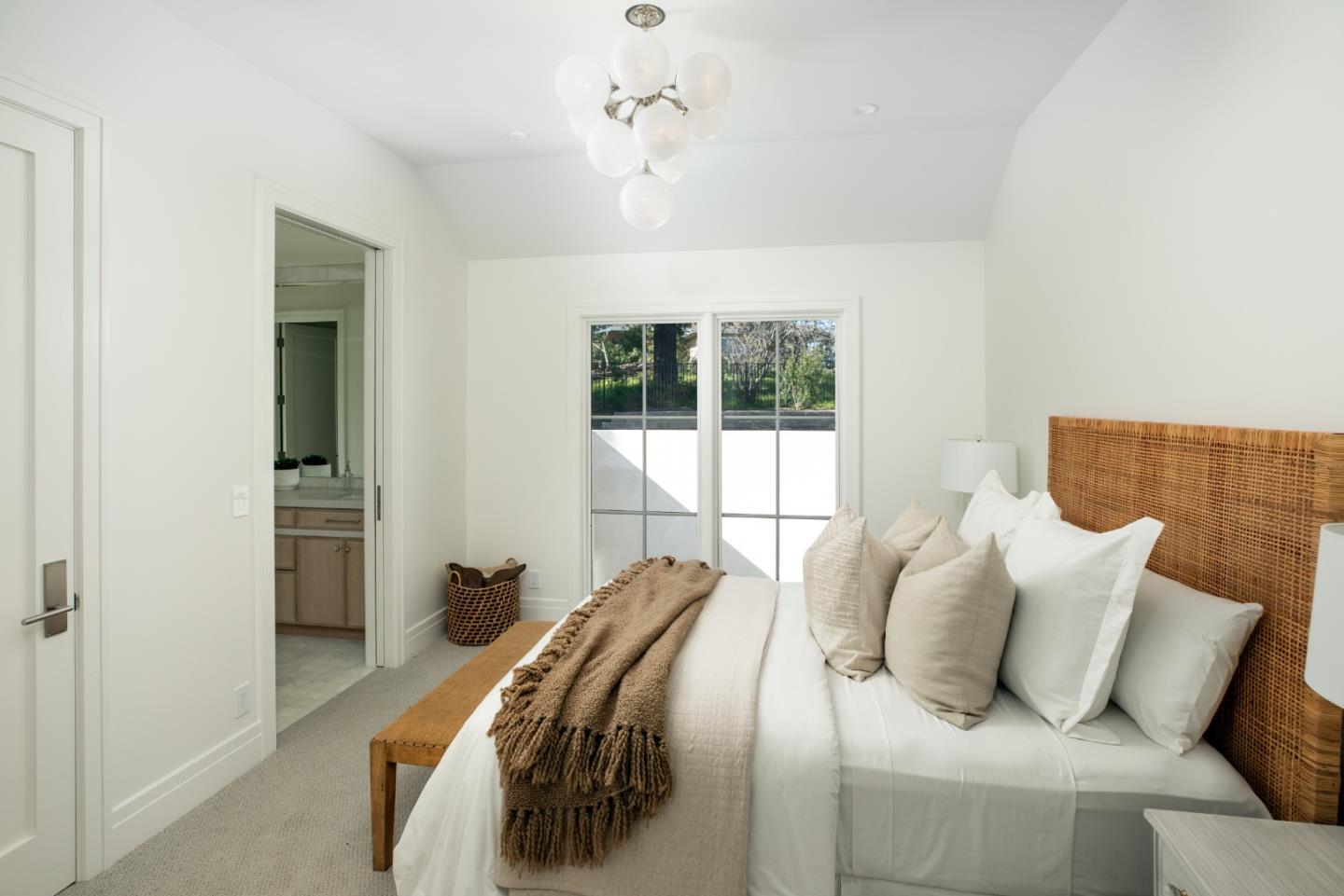 Detail Gallery Image 14 of 34 For 26321 Alexander Pl, Los Altos Hills,  CA 94022 - 6 Beds | 6/2 Baths