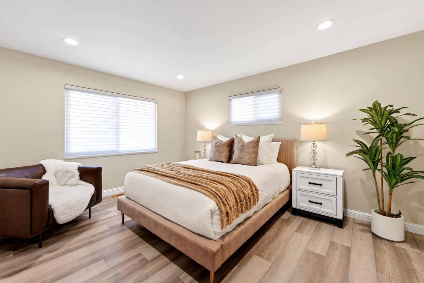 Detail Gallery Image 14 of 30 For 1525 S Mary Ave, Sunnyvale,  CA 94087 - 5 Beds | 2 Baths