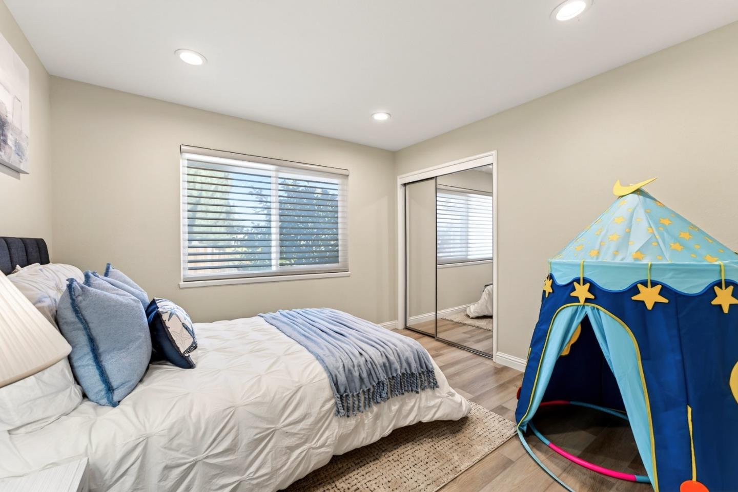 Detail Gallery Image 20 of 30 For 1525 S Mary Ave, Sunnyvale,  CA 94087 - 5 Beds | 2 Baths