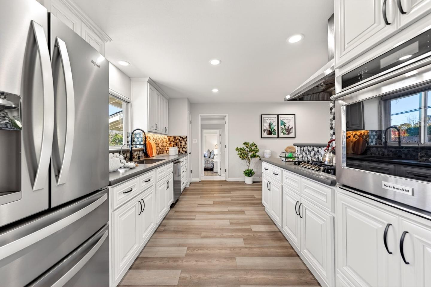 Detail Gallery Image 8 of 30 For 1525 S Mary Ave, Sunnyvale,  CA 94087 - 5 Beds | 2 Baths