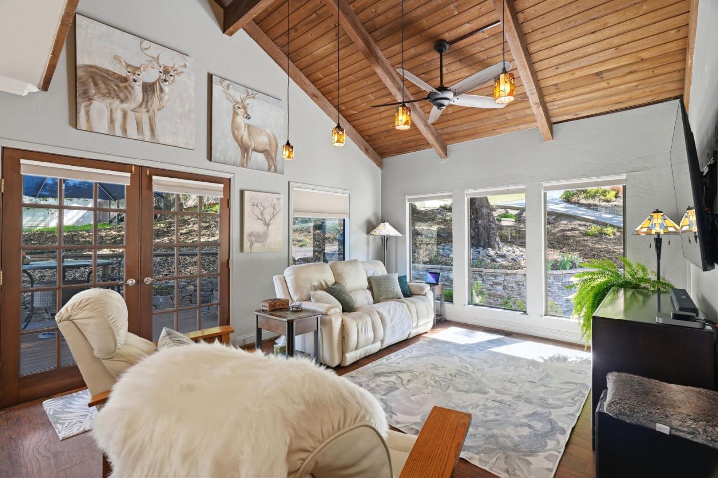 Detail Gallery Image 5 of 41 For 17200 Holiday Dr, Morgan Hill,  CA 95037 - 4 Beds | 3 Baths