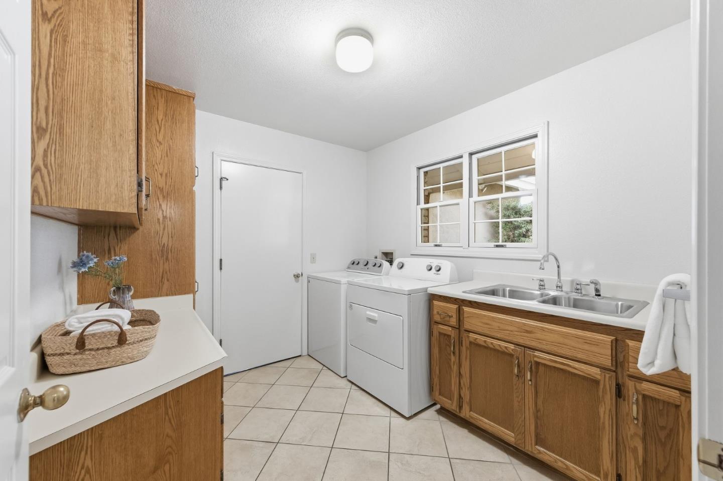 Detail Gallery Image 28 of 66 For 11915 Shadybrook Ct, Saratoga,  CA 95070 - 4 Beds | 4 Baths