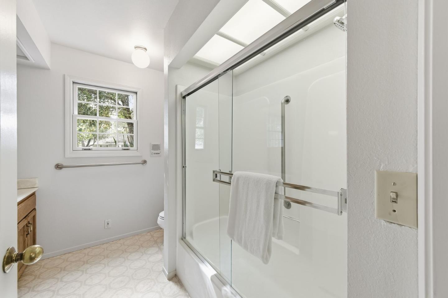 Detail Gallery Image 33 of 66 For 11915 Shadybrook Ct, Saratoga,  CA 95070 - 4 Beds | 4 Baths