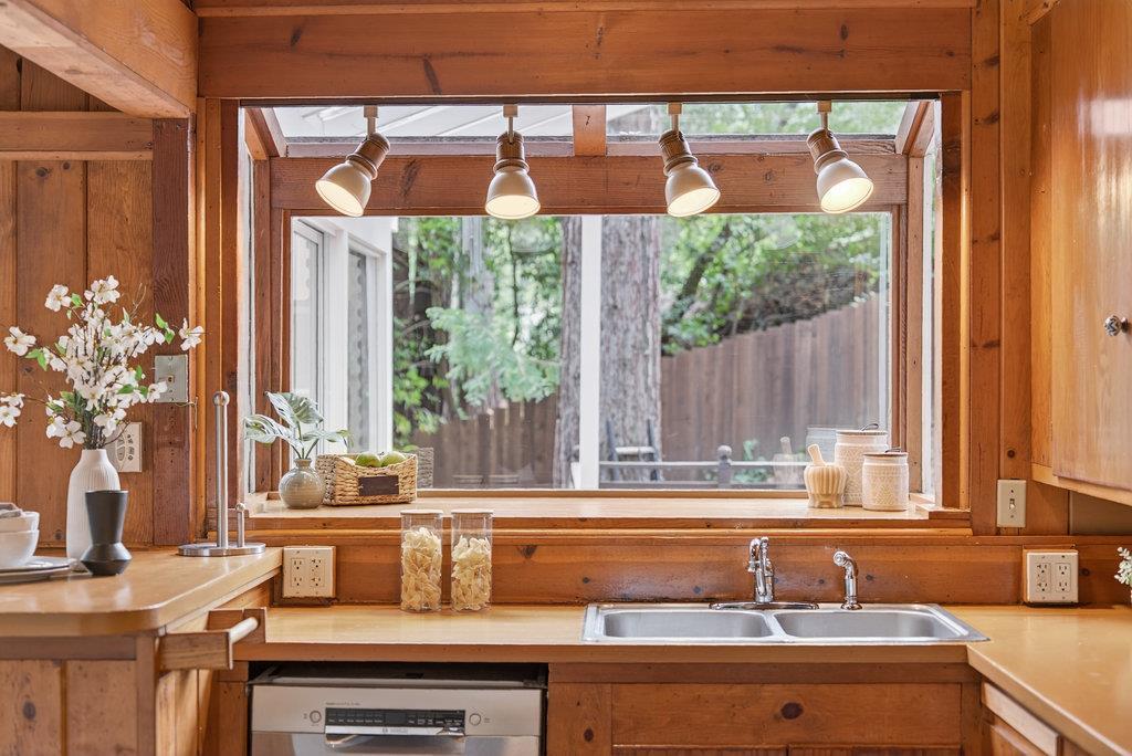 Detail Gallery Image 22 of 62 For 14755 Two Bar Rd, Boulder Creek,  CA 95006 - 5 Beds | 2 Baths