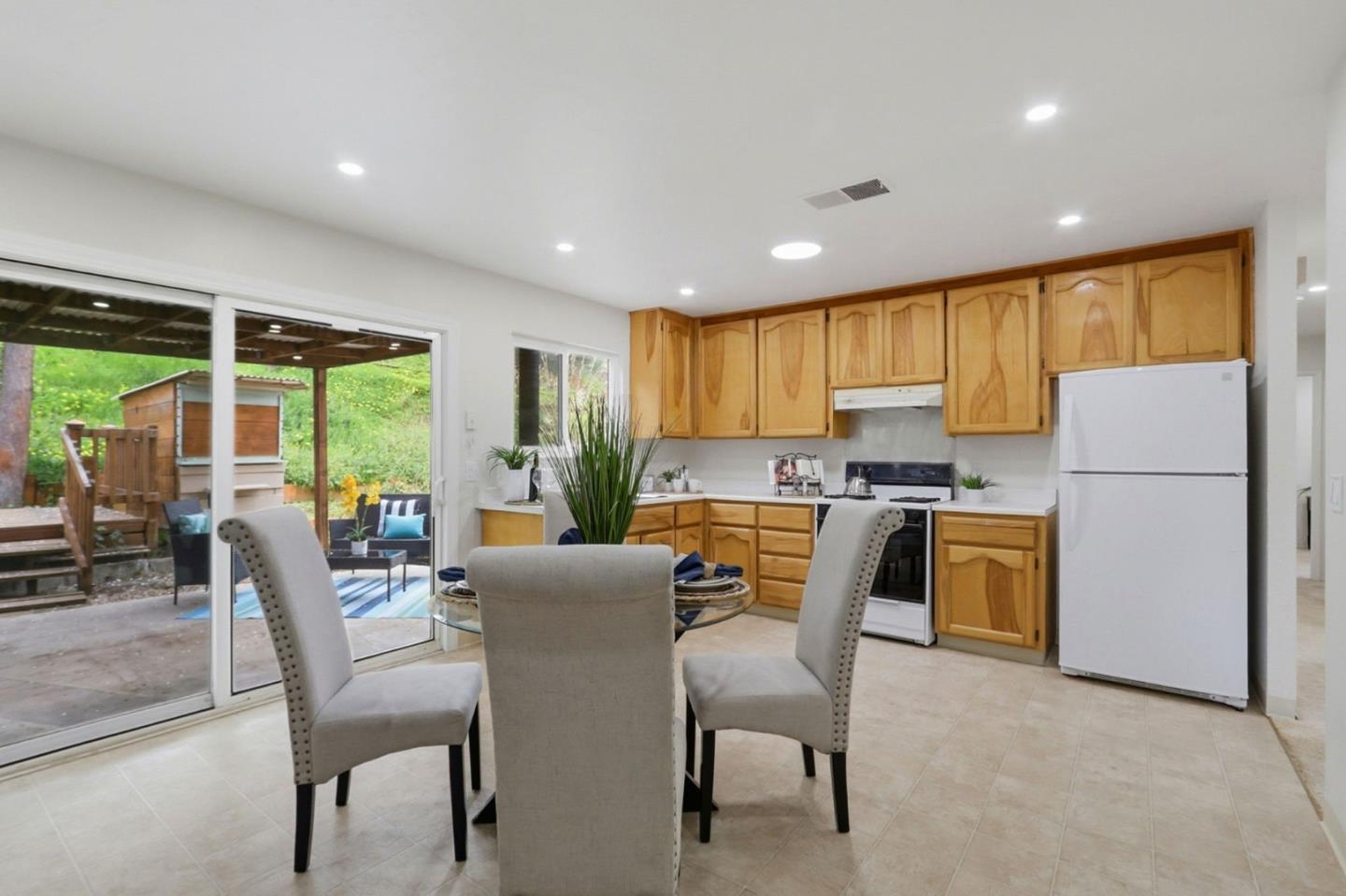 Detail Gallery Image 11 of 33 For 1578 Salmon Creek Ct, San Jose,  CA 95127 - 3 Beds | 2 Baths