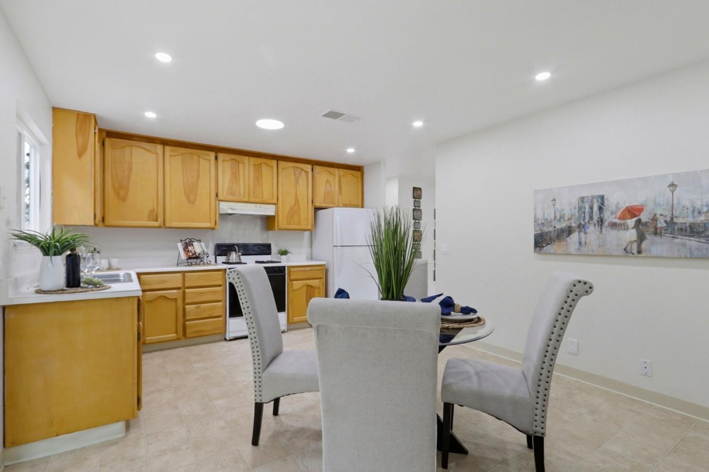 Detail Gallery Image 12 of 33 For 1578 Salmon Creek Ct, San Jose,  CA 95127 - 3 Beds | 2 Baths