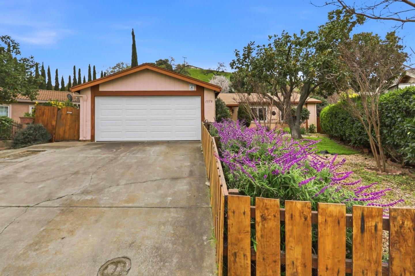 Detail Gallery Image 2 of 33 For 1578 Salmon Creek Ct, San Jose,  CA 95127 - 3 Beds | 2 Baths