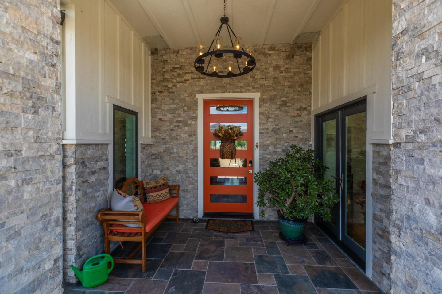 Detail Gallery Image 10 of 25 For 60 Tortola Way, Hollister,  CA 95023 - 4 Beds | 2/1 Baths