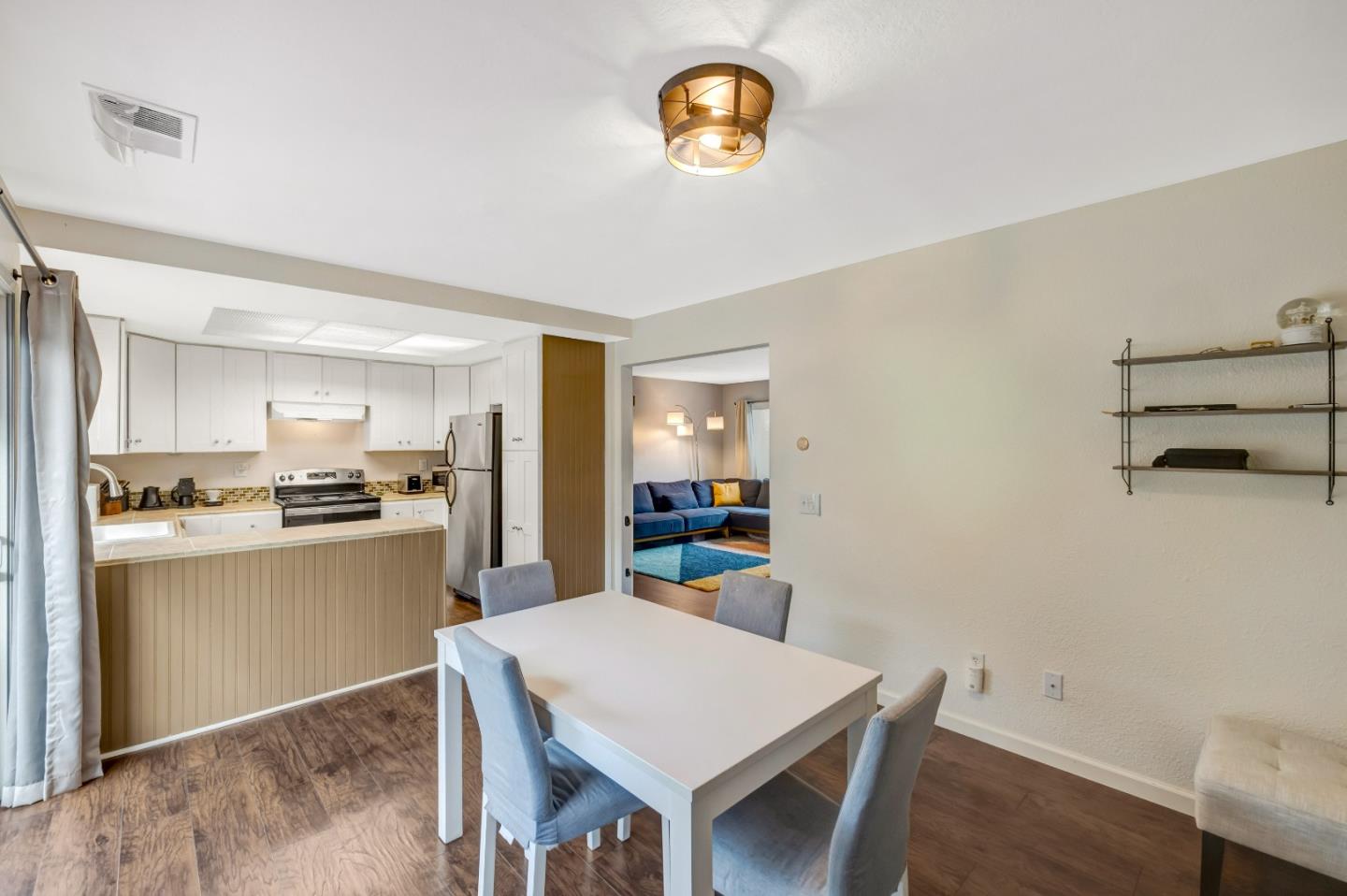 Detail Gallery Image 11 of 28 For 19223 Creekside Ln, Salinas,  CA 93908 - 2 Beds | 1/1 Baths