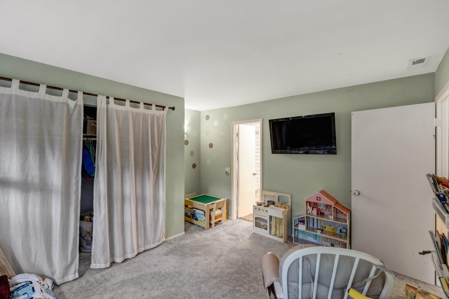 Detail Gallery Image 15 of 28 For 19223 Creekside Ln, Salinas,  CA 93908 - 2 Beds | 1/1 Baths
